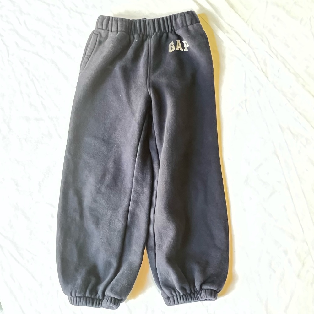 2 pairs Toddler 4/5 Sweatpants Bundle - Picture 2 of 7